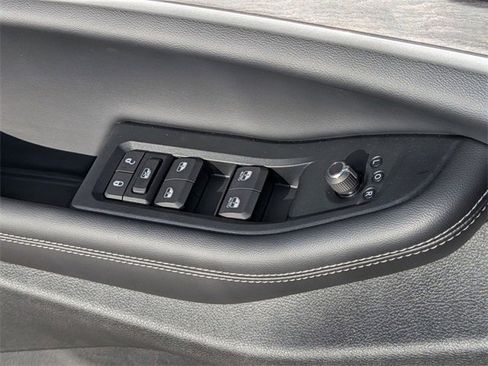 New 2025 Jeep Grand Cherokee Limited w/ Luxury Tech Group II image 16