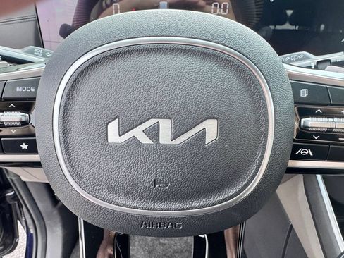 New 2026 Kia Carnival LXS FWD image 17