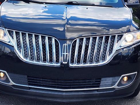 Used 2013 Lincoln MKX FWD w/ Wood Pkg image 6