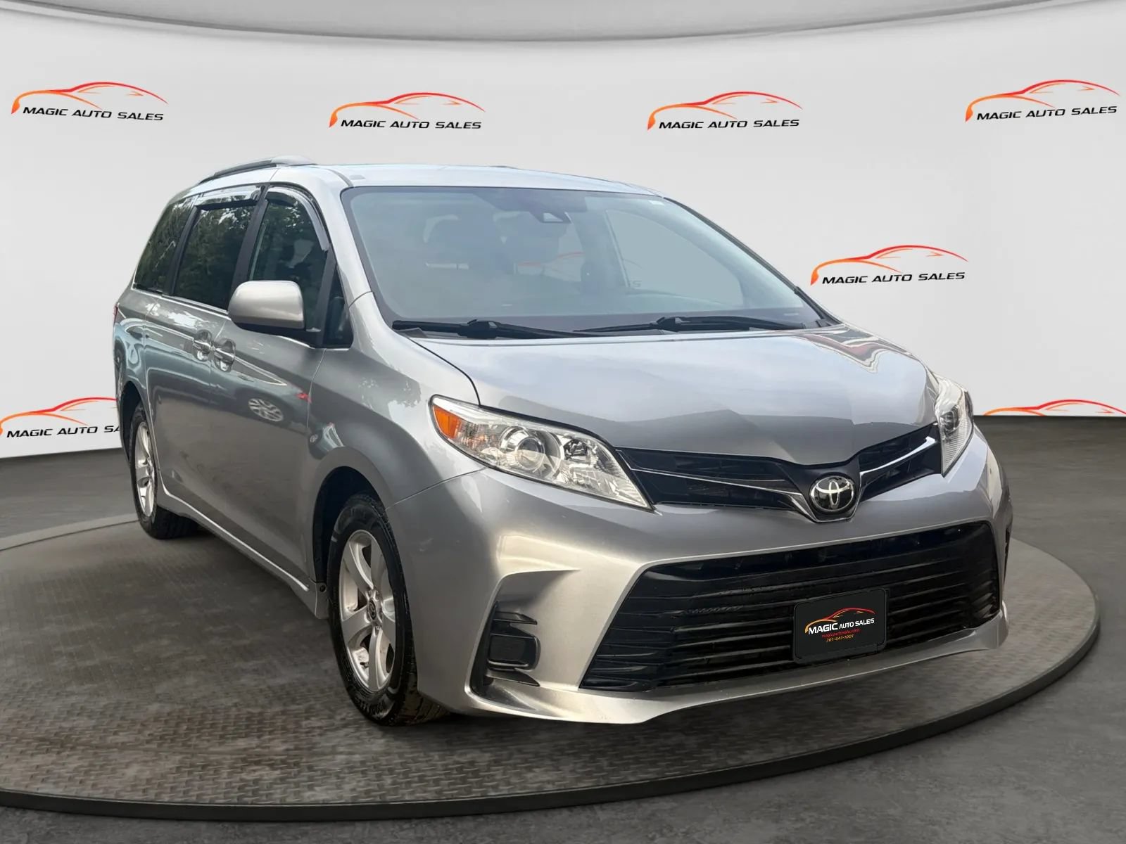 Used 2020 Toyota Sienna LE FWD image 5
