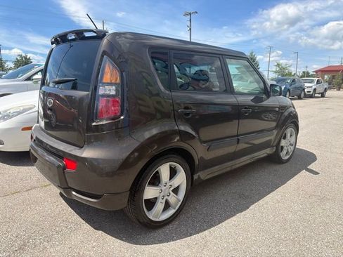Used 2011 Kia Soul ! FWD image 6