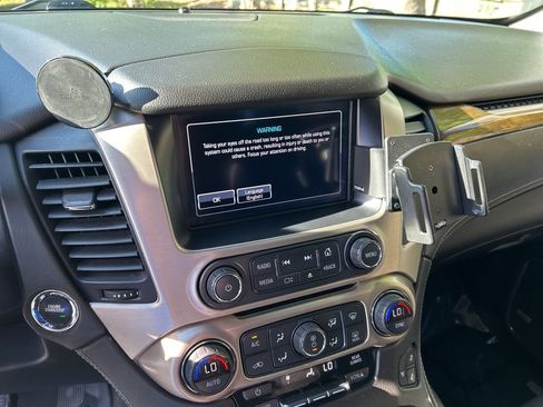 Used 2017 GMC Yukon Denali w/ Open Road Package AWD/4WD image 18