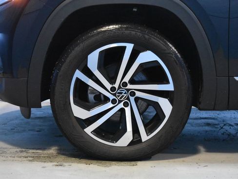 Used 2022 Volkswagen Atlas Cross Sport SEL image 26