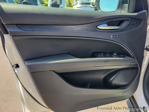 Used 2024 Alfa Romeo Stelvio Sprint image 17