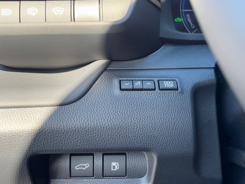 Used 2026 Toyota Crown Signia w/ Advanced Technology Package image 28