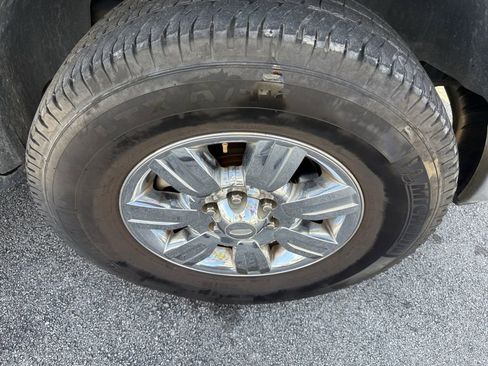 Used 2010 Ford F150 XLT image 16