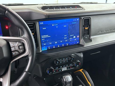 Used 2024 Ford Bronco Badlands image 12