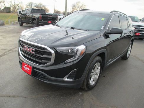 Used 2020 GMC Terrain SLE w/ Driver Convenience Package image 10