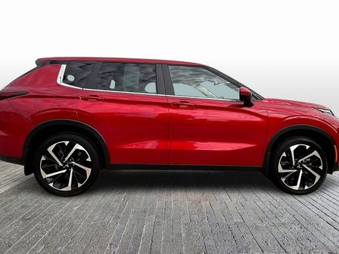 Used 2023 Mitsubishi Outlander SE image 8