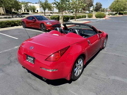 Used 2005 Nissan 350Z Touring image 14