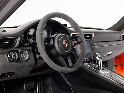 Used 2018 Porsche 911 GT3 RWD image 18