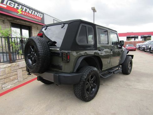 Used 2016 Jeep Wrangler Unlimited Sport image 4