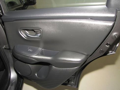 Certified 2025 Honda HR-V LX image 17