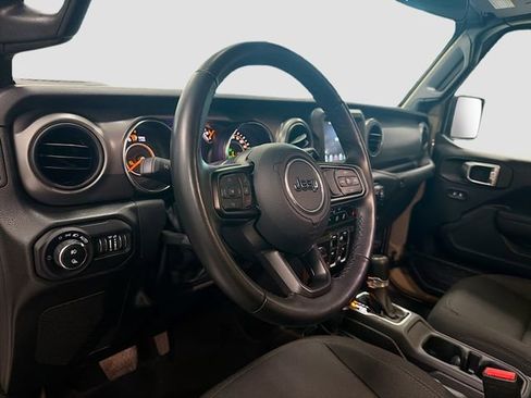 Used 2022 Jeep Gladiator Willys image 6