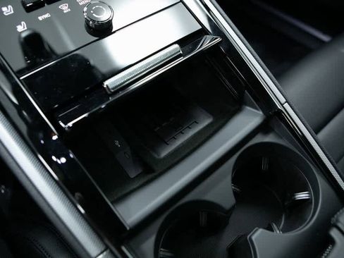 New 2025 Porsche Panamera 4 image 27