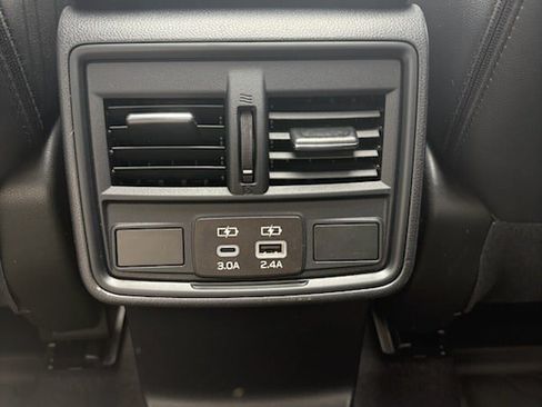 Used 2025 Subaru Forester Premium AWD/4WD image 17
