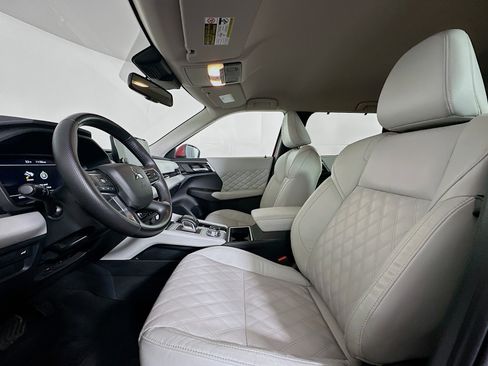 Used 2024 Mitsubishi Outlander SEL image 13