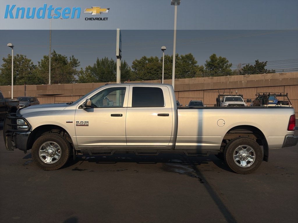 Used 2018 RAM 2500 Tradesman w/ Chrome Appearance Group AWD/4WD image 4