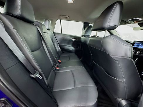 Used 2022 Toyota Corolla Cross XLE image 32