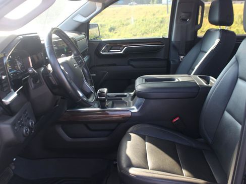 Used 2022 Chevrolet Silverado 1500 LT Trail Boss AWD/4WD image 17