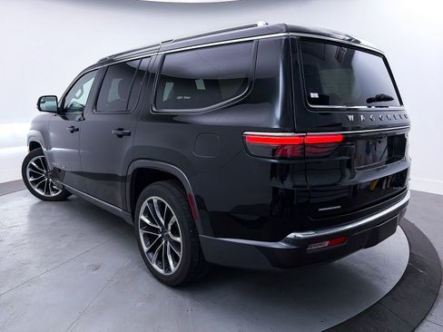 Used 2022 Jeep Wagoneer Series III w/ Premium Group I image 2