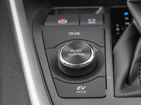 New 2025 Toyota RAV4 XLE image 36