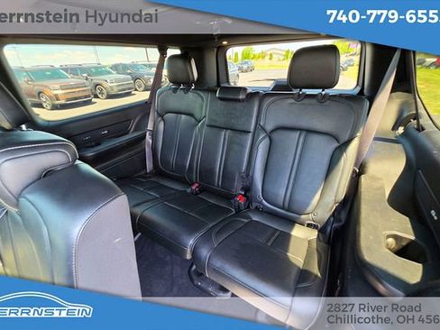 Used 2023 Jeep Wagoneer L Series III w/ Premium Group I AWD/4WD image 25