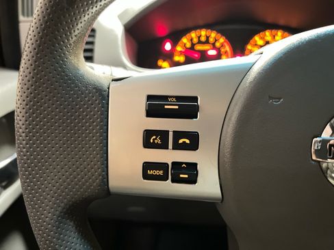 Used 2018 Nissan Frontier SV RWD image 26