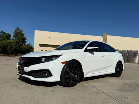 Used 2019 Honda Civic Sport image 2