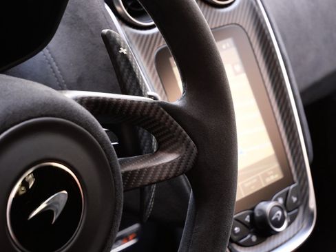 Used 2019 McLaren 600LT RWD image 12