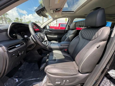 Used 2024 Hyundai Palisade Limited FWD image 9