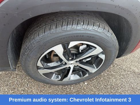 Used 2025 Chevrolet Trax RS FWD image 22