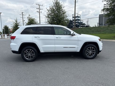 Used 2018 Jeep Grand Cherokee Limited w/ Luxury Group II AWD/4WD image 10