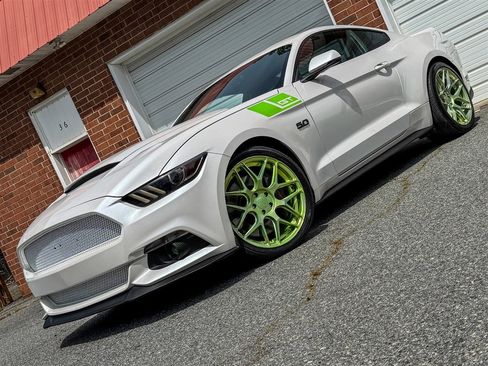 Used 2017 Ford Mustang GT Premium w/ GT Performance Package image 3