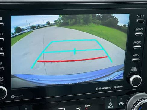 Used 2022 Toyota Highlander XLE FWD image 26
