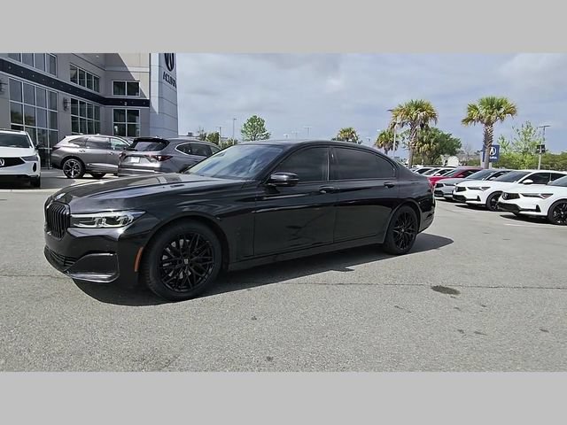 Used 2022 BMW 740i w/ Premium Package RWD image 37