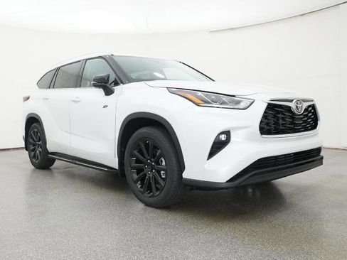 New 2026 Toyota Highlander AWD image 29