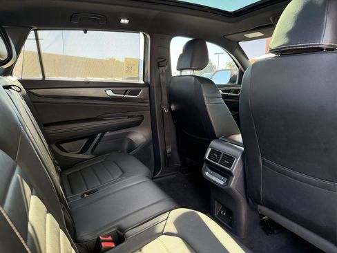 Used 2024 Volkswagen Atlas Cross Sport SEL R-Line w/ Adventure Package image 42