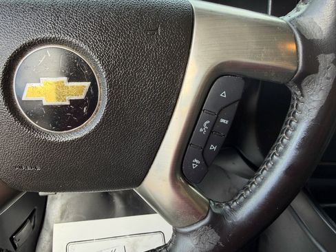 Used 2018 Chevrolet Express 2500 Extended w/ Driver Convenience Package image 16