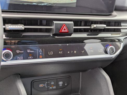 New 2026 Kia Sportage EX image 25