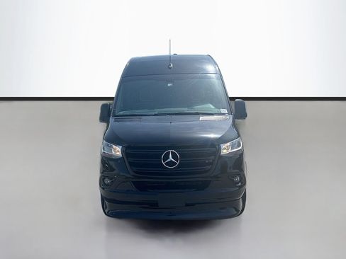 Used 2022 Mercedes-Benz Sprinter 2500 image 8