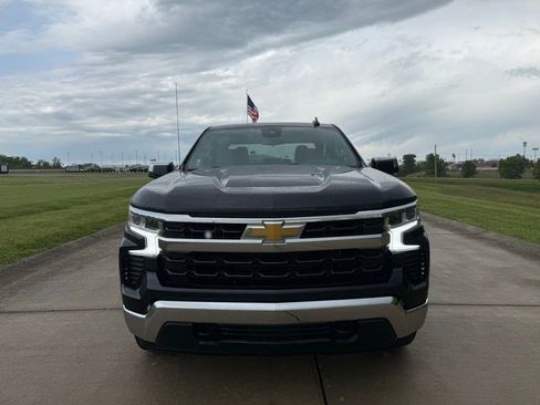 Used 2023 Chevrolet Silverado 1500 LT AWD/4WD image 9