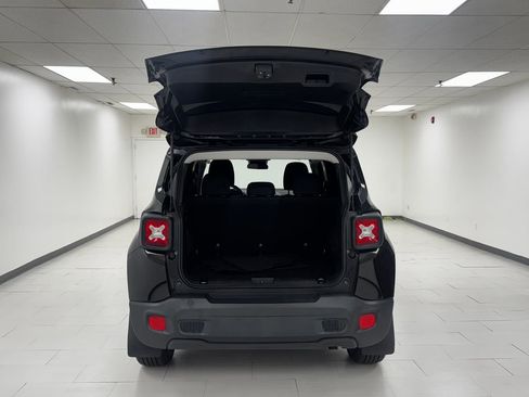 Used 2018 Jeep Renegade Latitude image 28