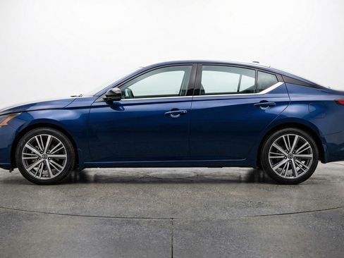 Used 2025 Nissan Altima 2.5 SV image 5