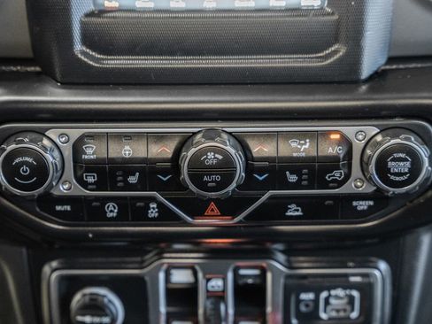 Used 2022 Jeep Wrangler Unlimited Sport AWD/4WD image 27