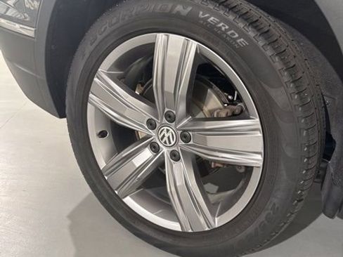 Used 2021 Volkswagen Tiguan SEL image 11
