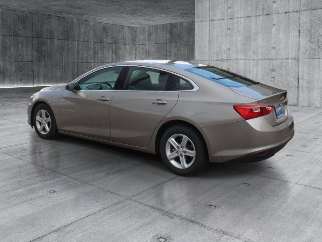 Used 2023 Chevrolet Malibu LT FWD image 3