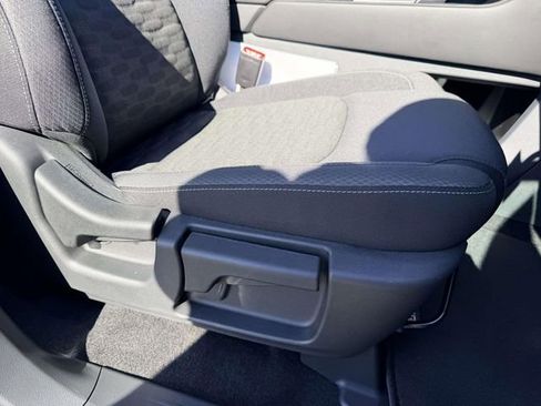 New 2026 Nissan Pathfinder SV image 9