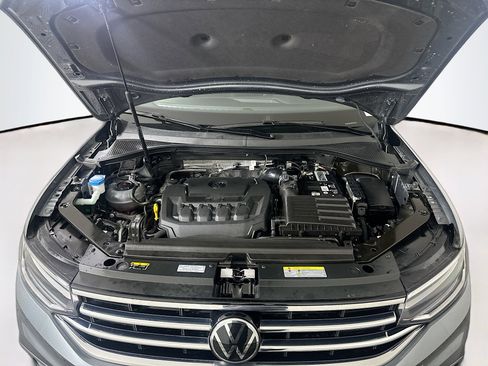 Used 2023 Volkswagen Tiguan SE image 34