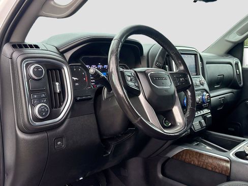 Used 2020 GMC Sierra 1500 Denali w/ Technology Package RWD image 9